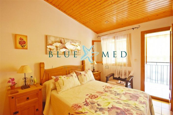 Image No.27-5 Bed Property for sale