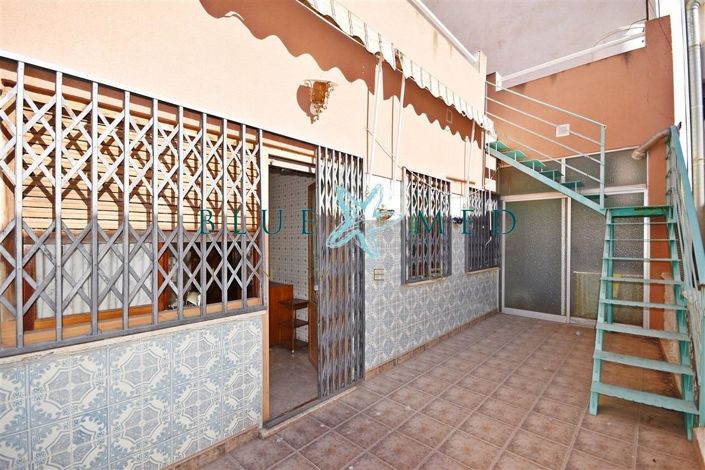 Image No.10-3 Bed House for sale