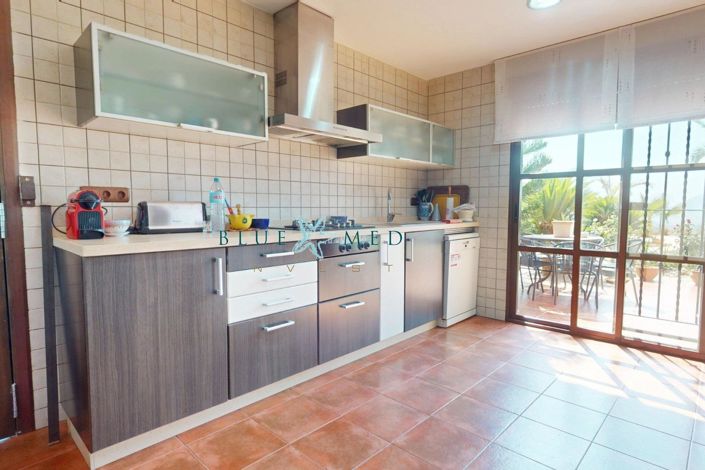 Image No.17-5 Bed Country House for sale