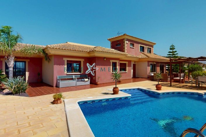 Image No.2-5 Bed Country House for sale