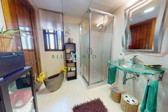 Image No.28-5 Bed Country House for sale