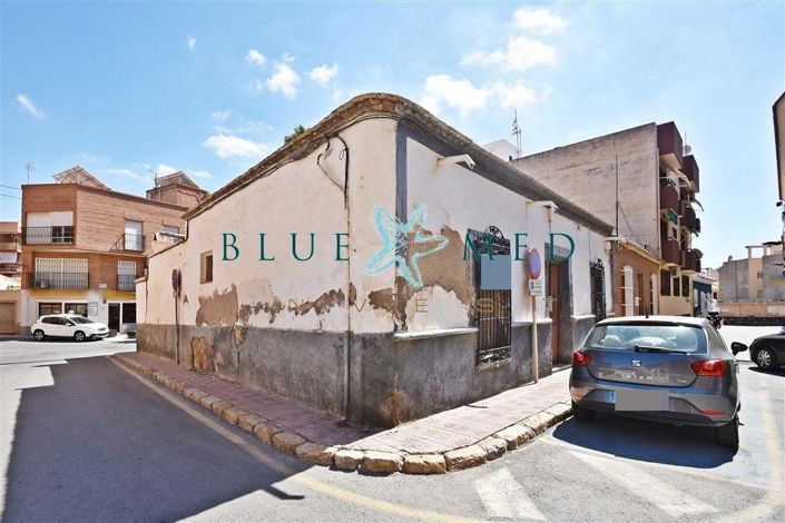 Image No.1-4 Bed House for sale