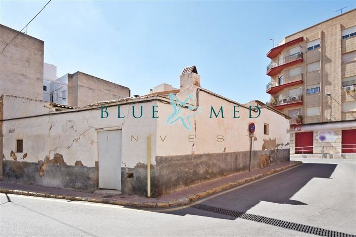 Image No.2-4 Bed House for sale