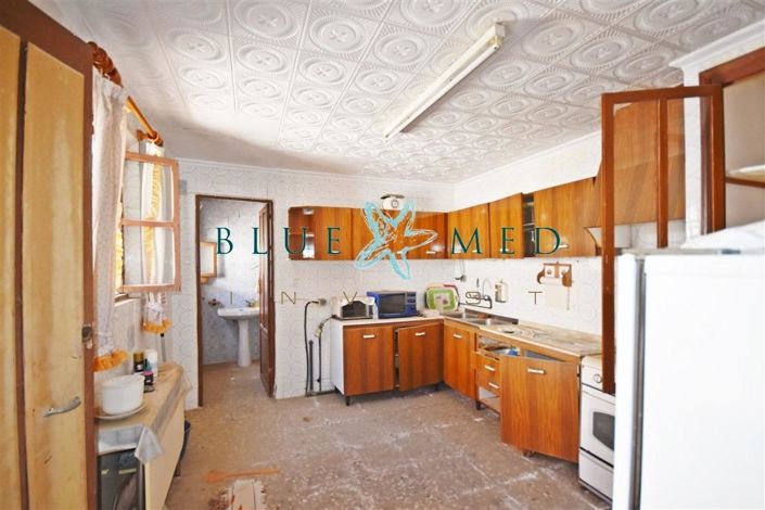Image No.6-4 Bed House for sale