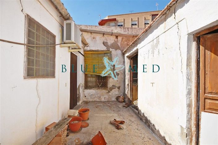 Image No.8-4 Bed House for sale