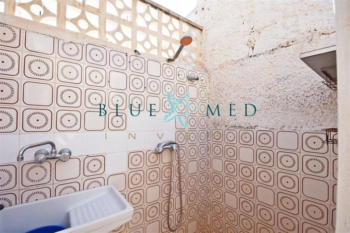 Image No.20-5 Bed House for sale