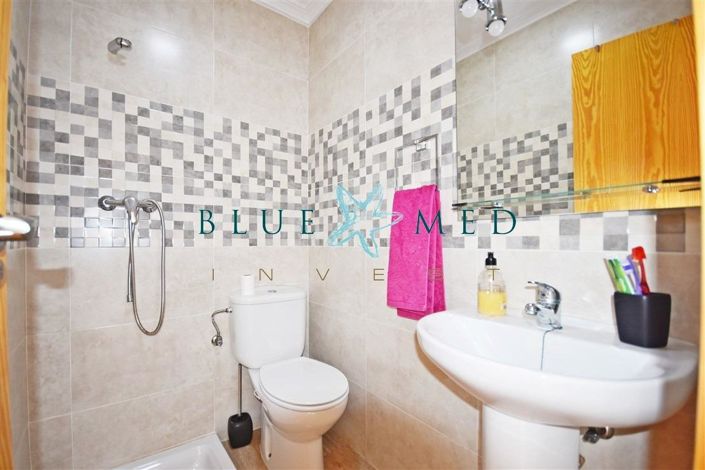 Image No.24-5 Bed House for sale