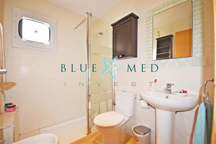 Image No.21-3 Bed Flat for sale