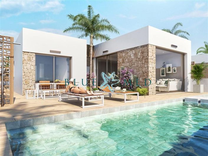 Image No.2-3 Bed Villa for sale