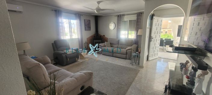 Image No.19-3 Bed House for sale