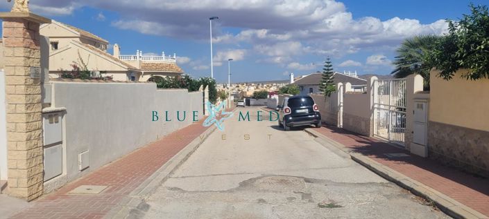 Image No.3-3 Bed House for sale