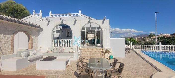 Image No.8-3 Bed House for sale