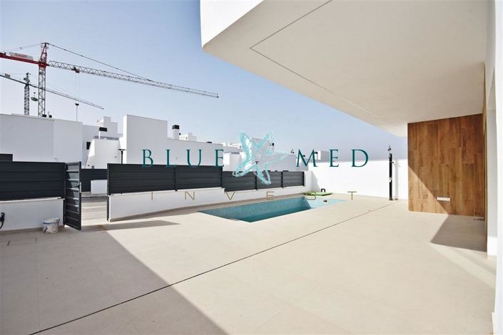 Image No.4-3 Bed Villa for sale