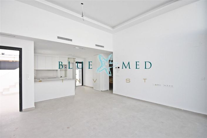 Image No.5-2 Bed Villa for sale