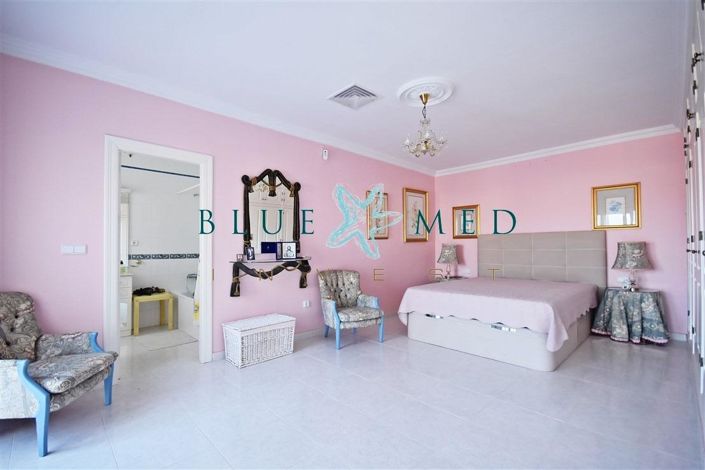 Image No.19-6 Bed Villa for sale