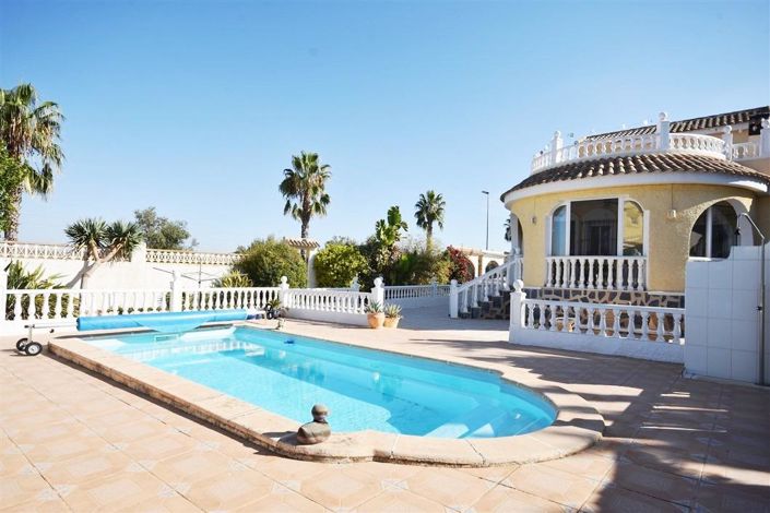 Image No.1-3 Bed Villa for sale