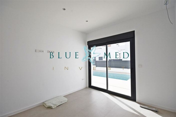 Image No.13-3 Bed Villa for sale