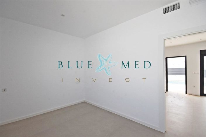 Image No.19-3 Bed Villa for sale