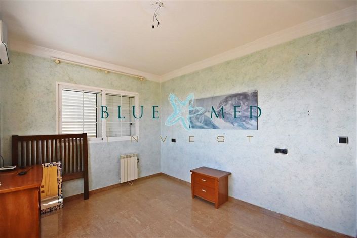 Image No.9-8 Bed Villa for sale