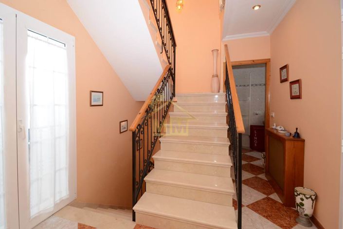 Image No.23-4 Bed Townhouse for sale