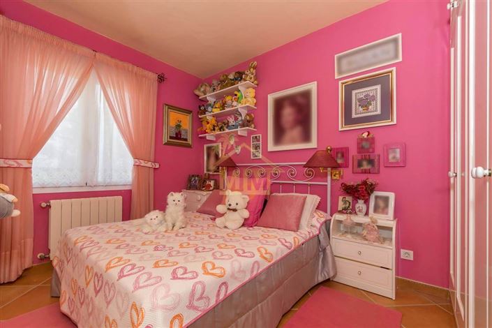 Image No.40-5 Bed Villa for sale