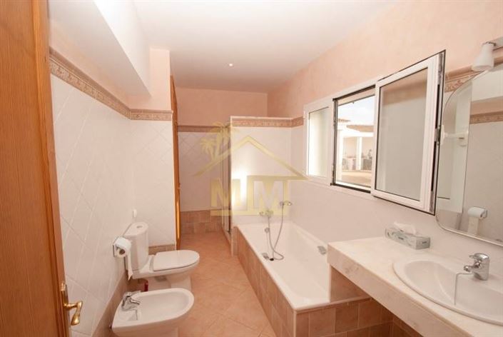 Image No.24-7 Bed Villa for sale