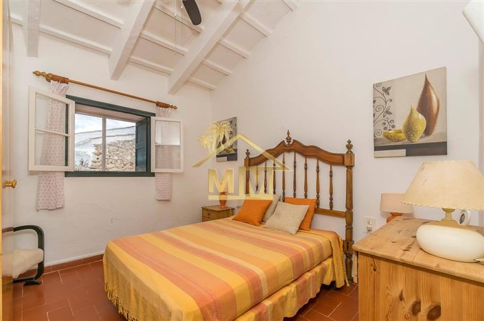 Image No.21-6 Bed Country House for sale