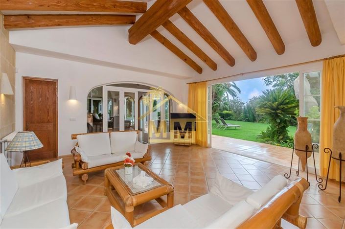 Image No.13-7 Bed Country House for sale