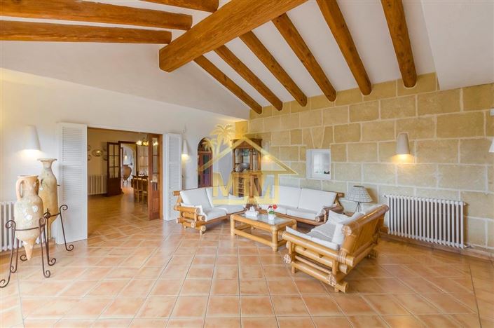 Image No.14-7 Bed Country House for sale