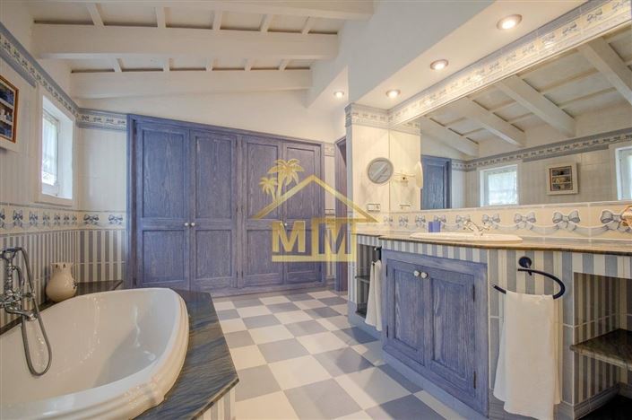 Image No.28-7 Bed Country House for sale