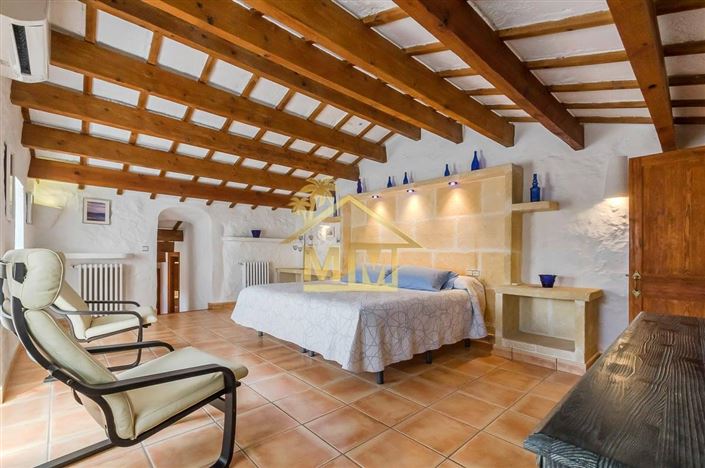 Image No.32-7 Bed Country House for sale