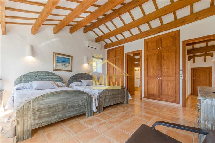 Image No.34-7 Bed Country House for sale