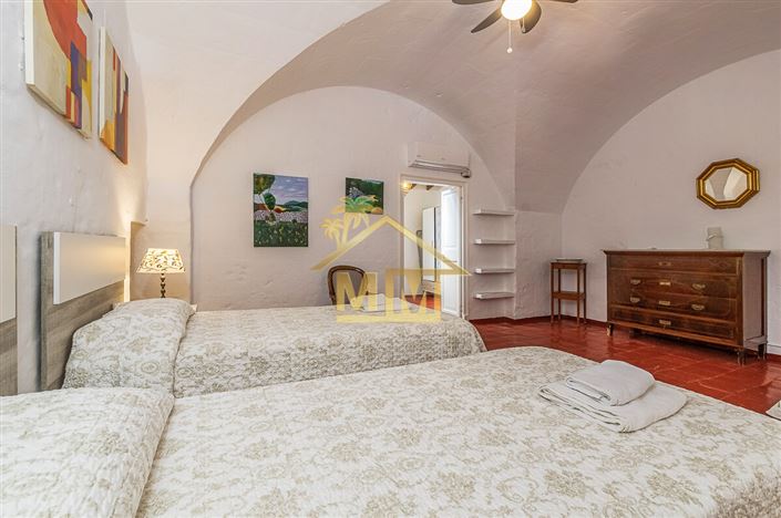 Image No.33-5 Bed Country House for sale