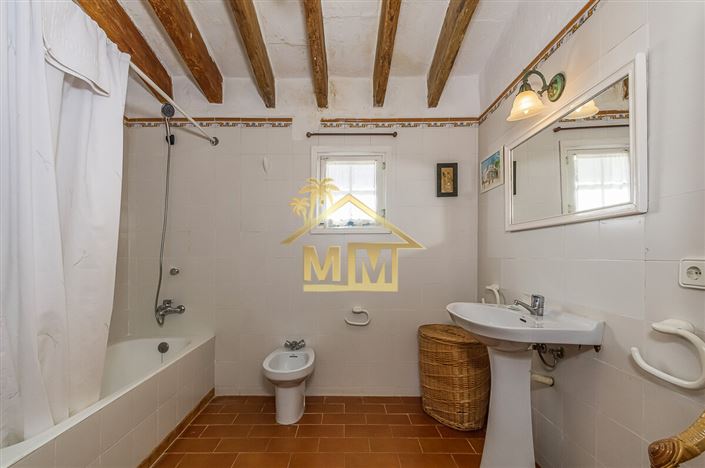 Image No.34-5 Bed Country House for sale