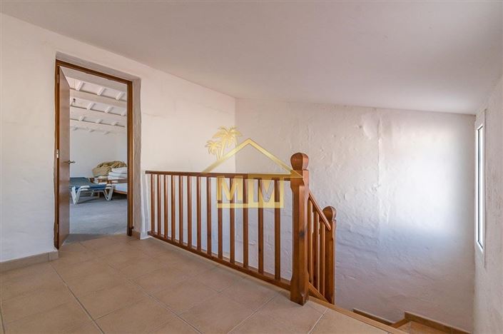 Image No.34-3 Bed House for sale