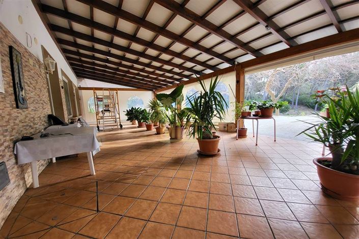 Image No.1-6 Bed Apartment for sale