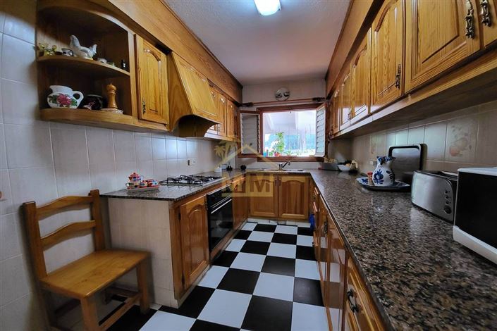 Image No.23-6 Bed Apartment for sale