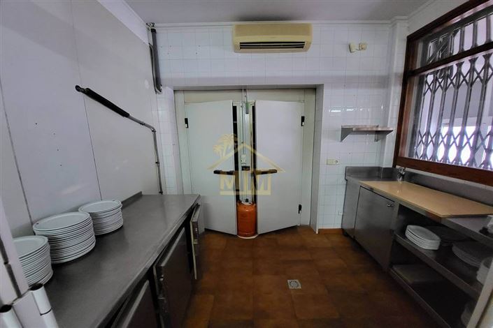 Image No.8-6 Bed Apartment for sale