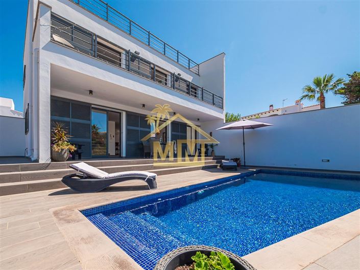 Image No.1-3 Bed Villa for sale