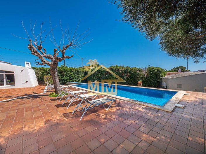 Image No.5-8 Bed Villa for sale