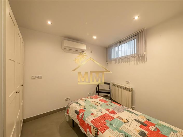 Image No.15-3 Bed House for sale