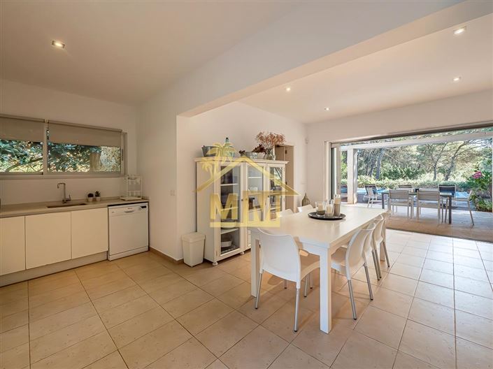 Image No.10-4 Bed Villa for sale