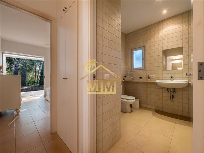 Image No.27-4 Bed Villa for sale