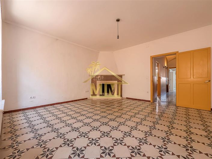 Image No.21-6 Bed Townhouse for sale