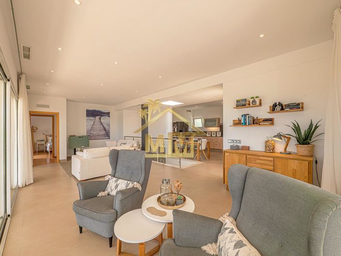 Image No.17-5 Bed Villa for sale