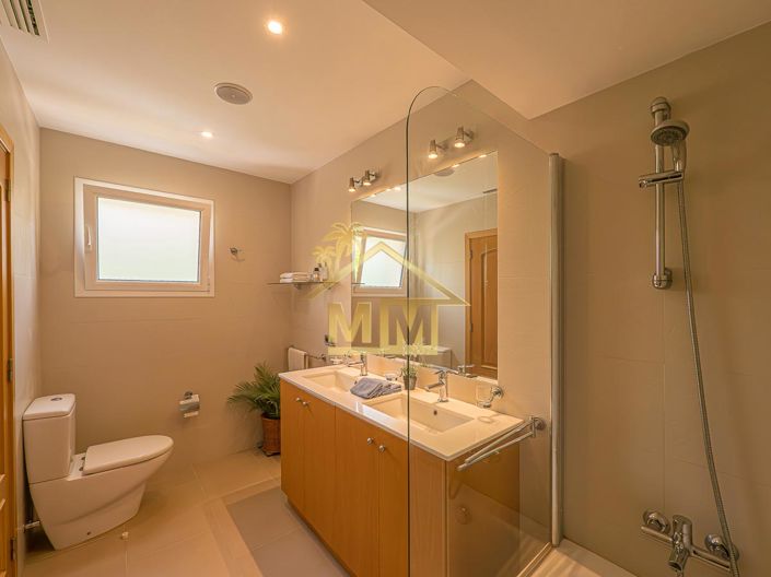 Image No.24-5 Bed Villa for sale