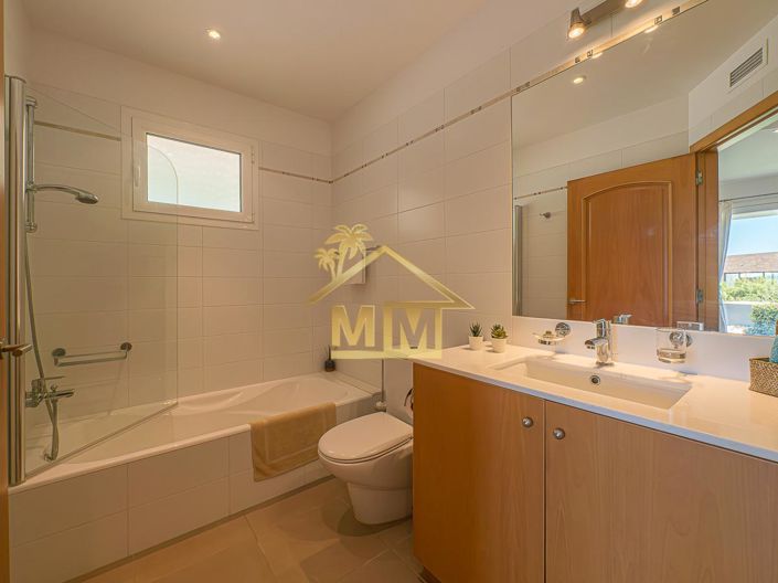 Image No.26-5 Bed Villa for sale