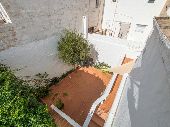 Image No.13-5 Bed Townhouse for sale