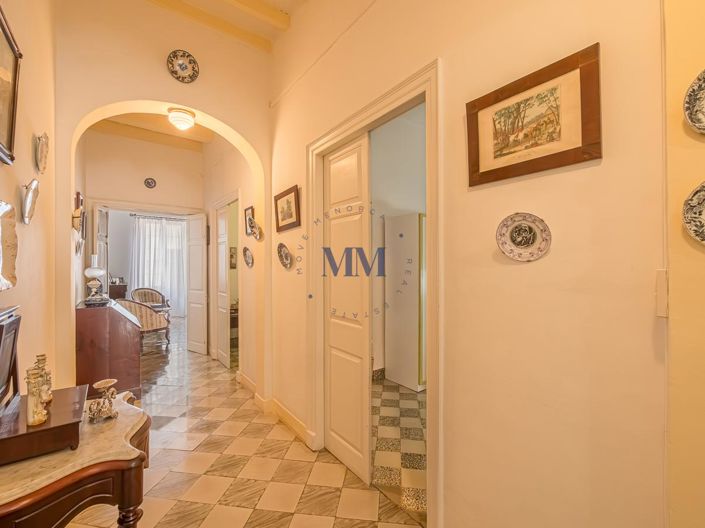 Image No.9-5 Bed Townhouse for sale