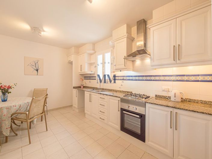 Image No.12-3 Bed Property for sale